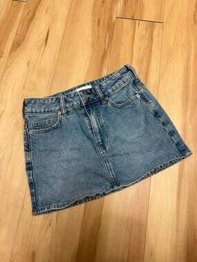 Blue Denim Mini Skirt Women’s W22 Low Rise Raw Hem Classic Jean Skirt